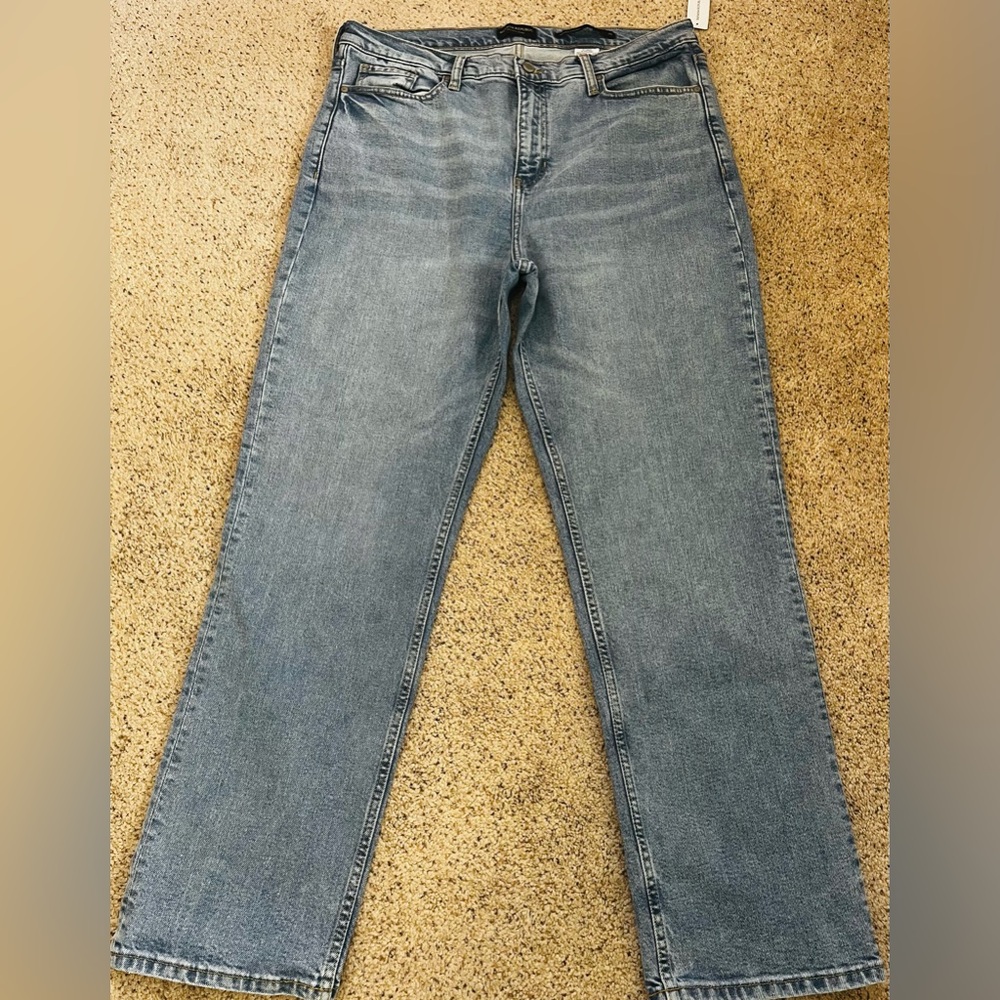 Banana Republic Light Blue Denim Jeans. High rise straight. Size 33L